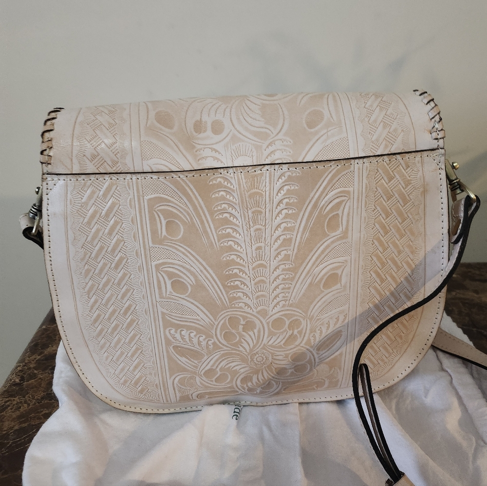 Elegant Patricia Nash Cream Embossed Leather Crossbody Bag NWOT - Picture 12 of 13